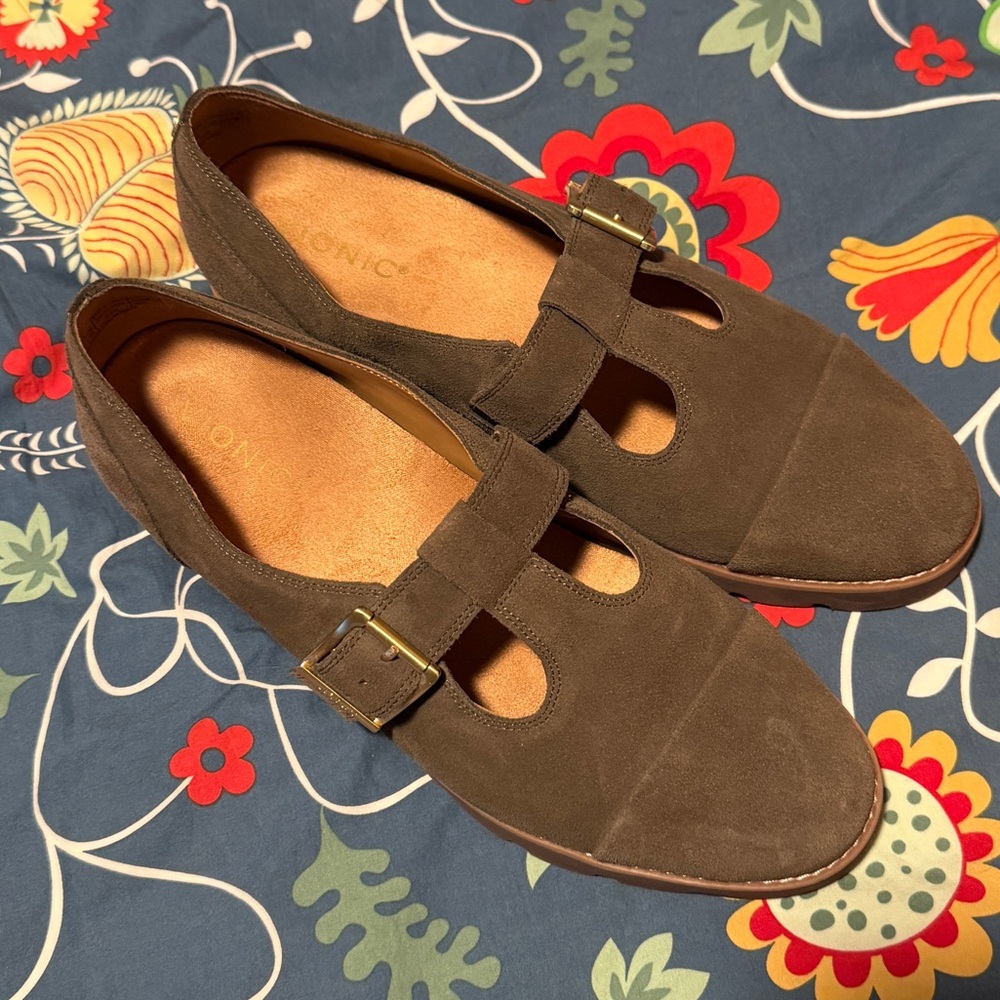 Vionic Olive Green Suede Mary Janes